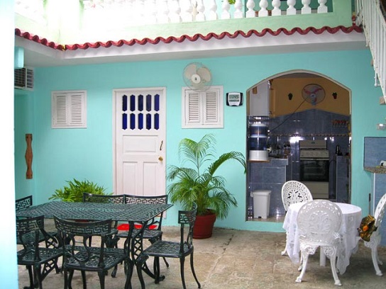 'Patio interior y cocina' Casas particulares are an alternative to hotels in Cuba.